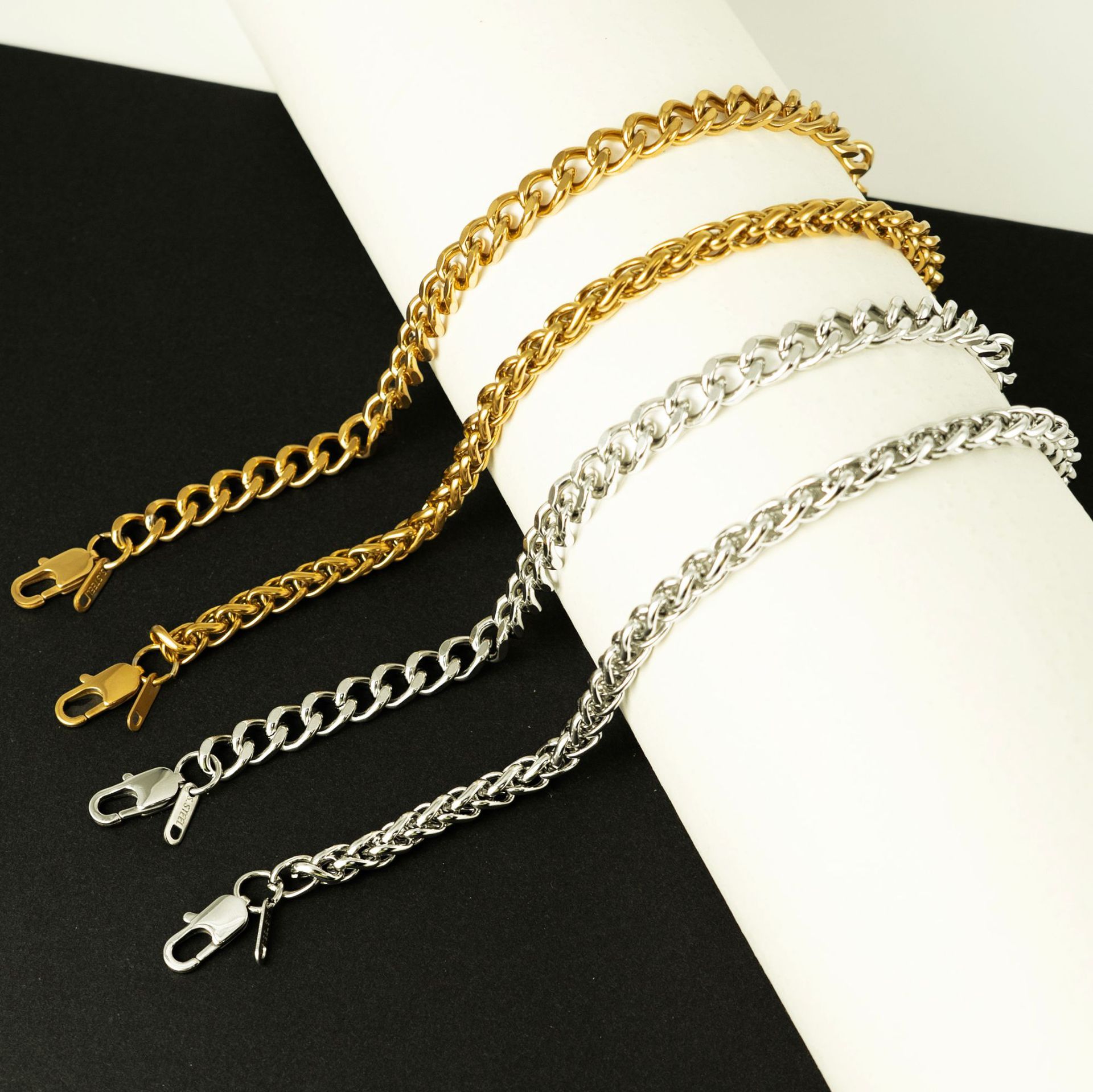 gold Elegance Redefined – 18K Gold Japanese Buckle Cuban Link Bracelet for Men"